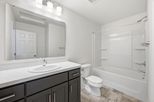 2506 Fulton Loop S, Fargo, ND 58104