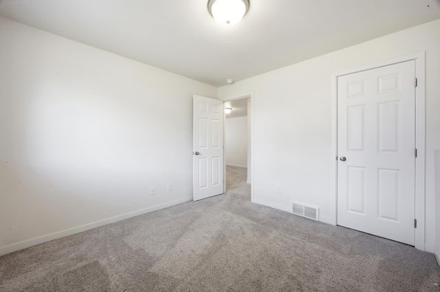 2506 Fulton Loop S, Fargo, ND 58104