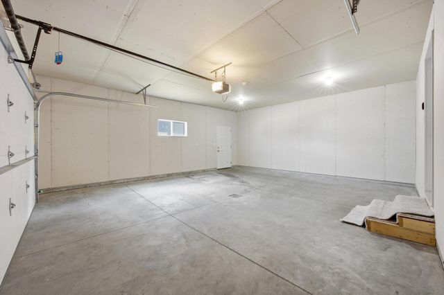2506 Fulton Loop S, Fargo, ND 58104