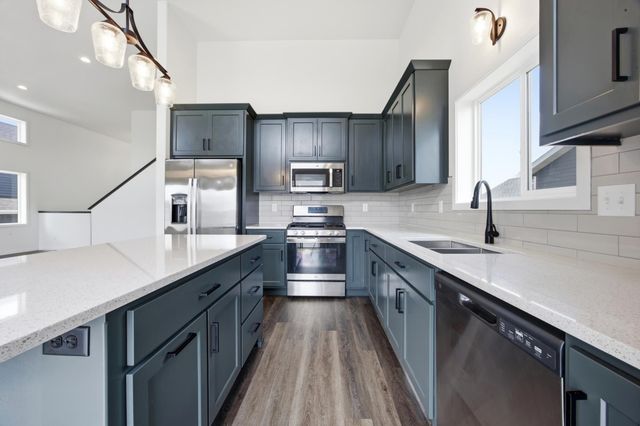 2506 Fulton Loop S, Fargo, ND 58104