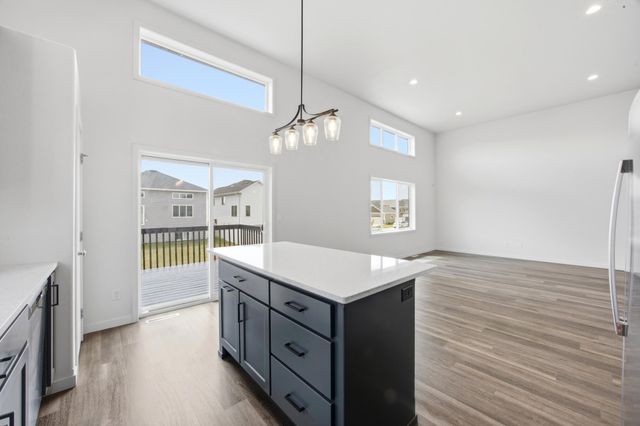 2506 Fulton Loop S, Fargo, ND 58104