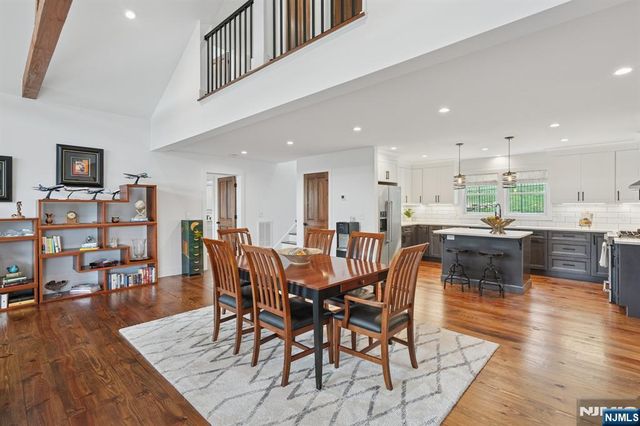 8 Sutton Road, Hopatcong, NJ 07843