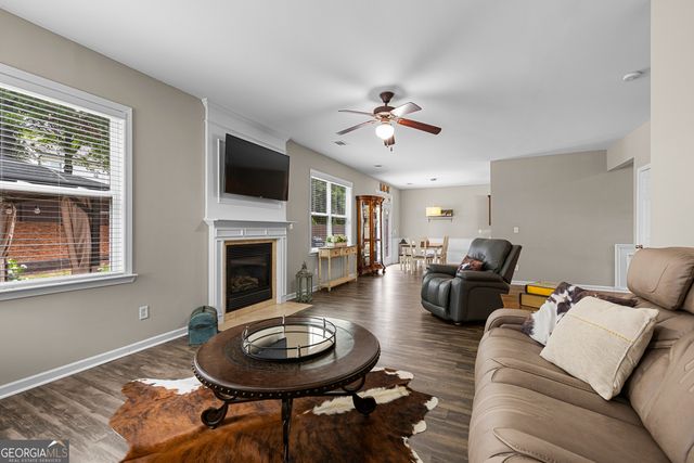 77 Lakeshore Parkway, Newnan, GA 30263