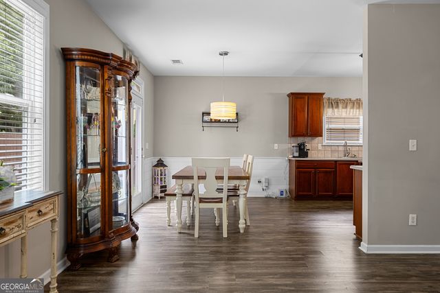 77 Lakeshore Parkway, Newnan, GA 30263