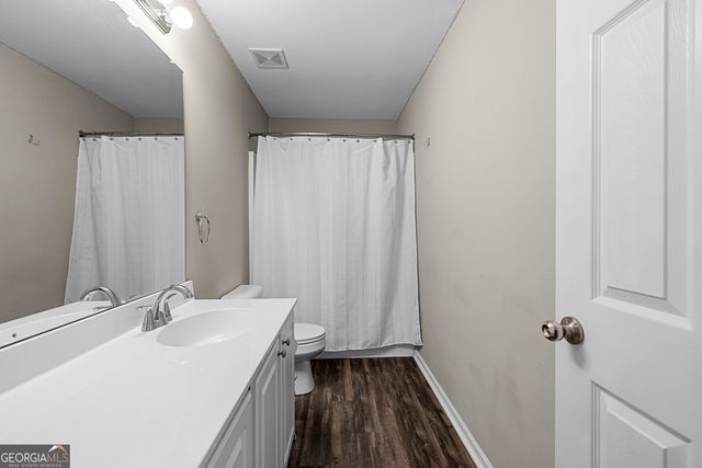 77 Lakeshore Parkway, Newnan, GA 30263