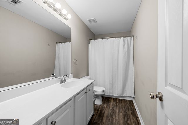 77 Lakeshore Parkway, Newnan, GA 30263