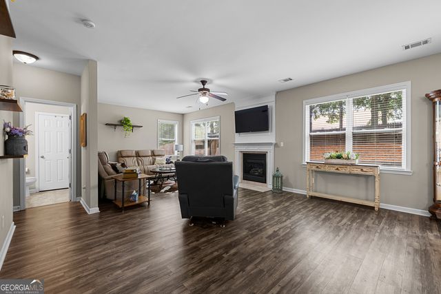 77 Lakeshore Parkway, Newnan, GA 30263
