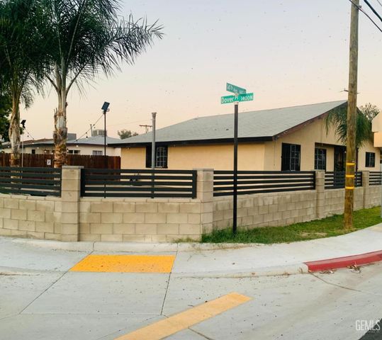 441 14th, Delano, CA 93215