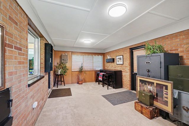 1609 N Center Road, Saginaw Twp, MI 48638