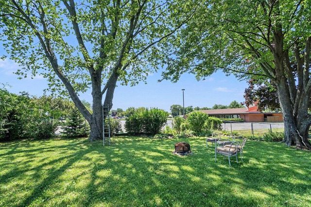 1609 N Center Road, Saginaw Twp, MI 48638