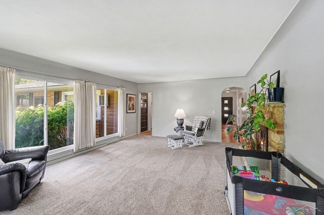 1609 N Center Road, Saginaw Twp, MI 48638