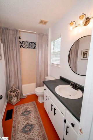 611 Oak Valley Drive, Simpsonville, SC 29681