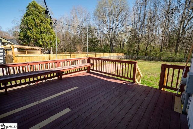 611 Oak Valley Drive, Simpsonville, SC 29681