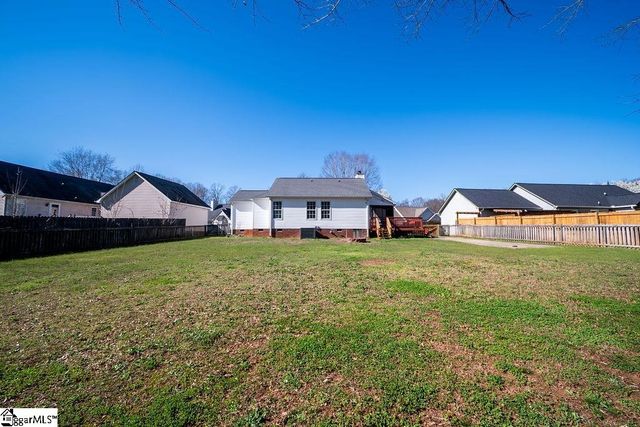 611 Oak Valley Drive, Simpsonville, SC 29681
