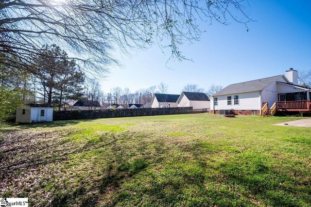 611 Oak Valley Drive, Simpsonville, SC 29681