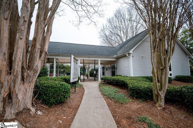 611 Oak Valley Drive, Simpsonville, SC 29681