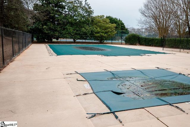 611 Oak Valley Drive, Simpsonville, SC 29681