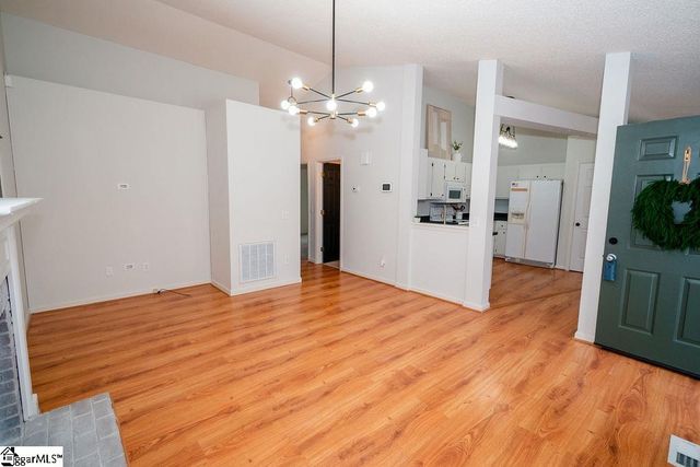 611 Oak Valley Drive, Simpsonville, SC 29681