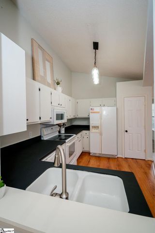 611 Oak Valley Drive, Simpsonville, SC 29681