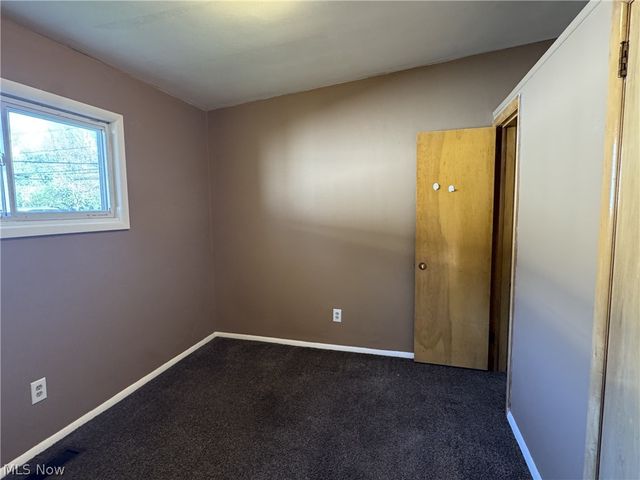 2350 Newton Street, Akron, OH 44305