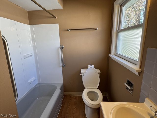 2350 Newton Street, Akron, OH 44305