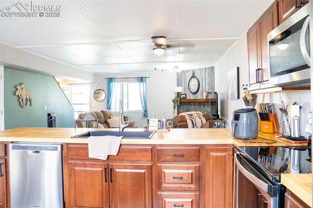 1874 Lanka Lane, Colorado Springs, CO 80915