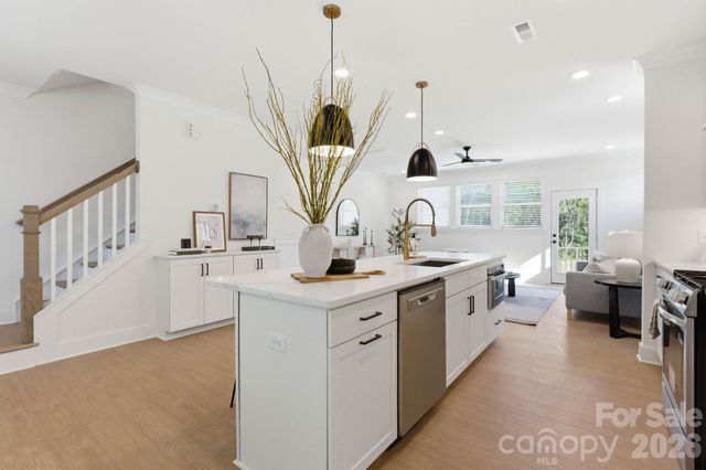 809 Garringer Place, Charlotte, NC 28208