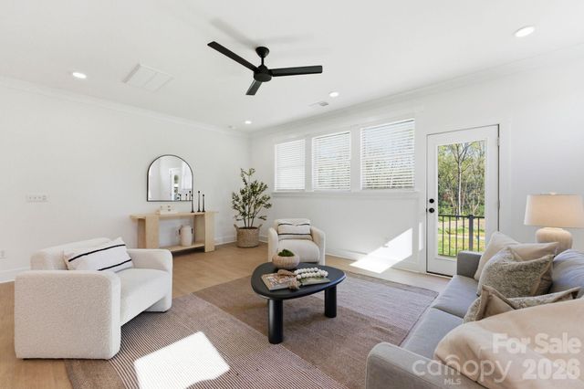 809 Garringer Place, Charlotte, NC 28208