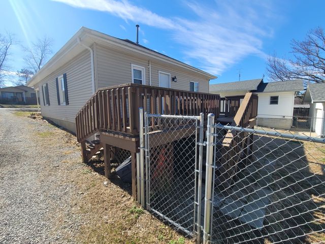 1211 E Elm Street, West Frankfort, IL 62896