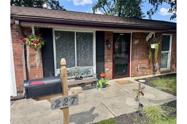 227 Oxford Drive, Fairborn, OH 45324