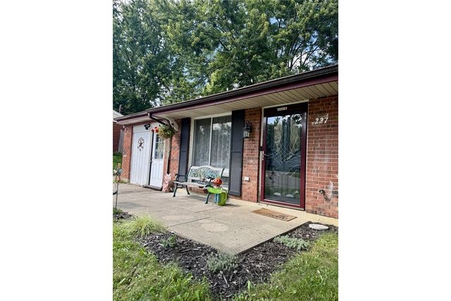 227 Oxford Drive, Fairborn, OH 45324