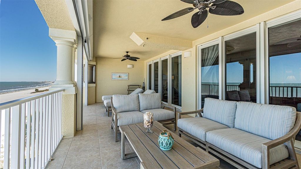 Image 17 of property listing at 1370 GULF BOULEVARD 703, Clearwater, FL 33767