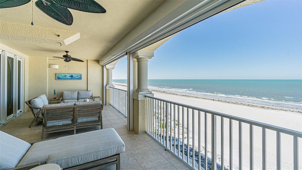 Image 18 of property listing at 1370 GULF BOULEVARD 703, Clearwater, FL 33767