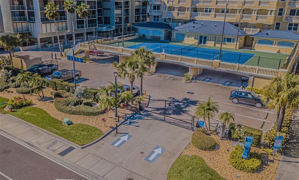 Image 32 of property listing at 1370 GULF BOULEVARD 703, Clearwater, FL 33767