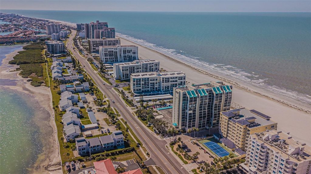 Image 37 of property listing at 1370 GULF BOULEVARD 703, Clearwater, FL 33767