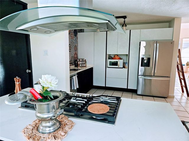 351 CAMINO DE LOS LIRIOS, Gurabo, PR 00778