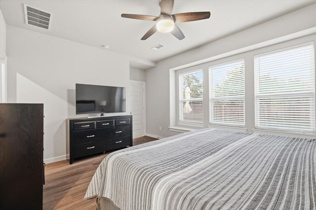 5582 Yarborough Drive, Forney, TX 75126