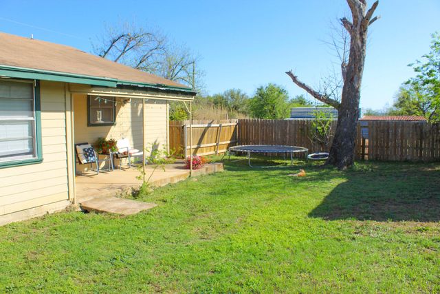 206 Maple Street, Gustine, TX 76455