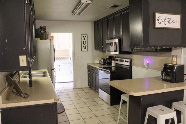 206 Maple Street, Gustine, TX 76455