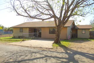 206 Maple Street, Gustine, TX 76455