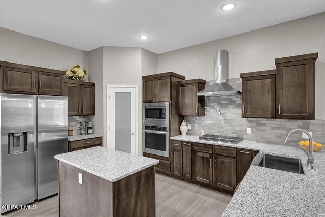 3896 Surmise Street, El Paso, TX 79938