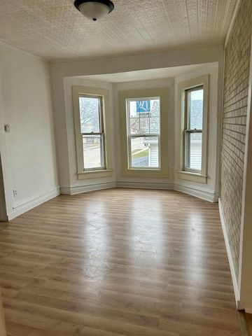 225 S Marr Street, Fond Du Lac, WI 54935