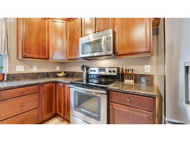 18283 DAVIS St, Sandy, OR 97055