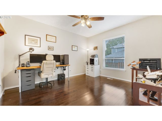 18283 DAVIS St, Sandy, OR 97055