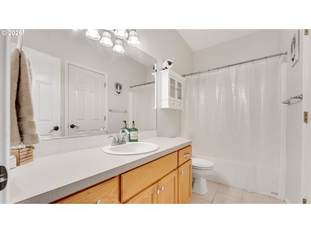 18283 DAVIS St, Sandy, OR 97055