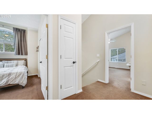 18283 DAVIS St, Sandy, OR 97055
