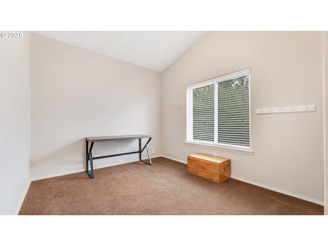 18283 DAVIS St, Sandy, OR 97055