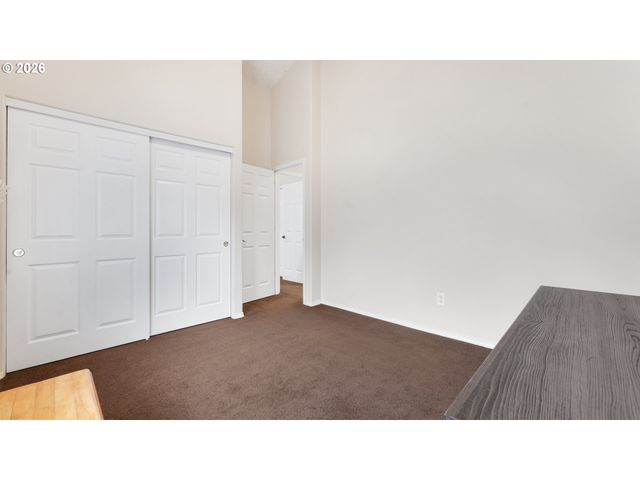 18283 DAVIS St, Sandy, OR 97055