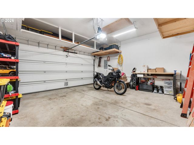 18283 DAVIS St, Sandy, OR 97055
