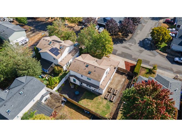 18283 DAVIS St, Sandy, OR 97055